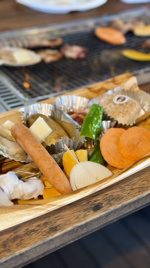 屋外でのバーベキューを